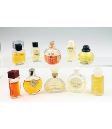 Lot de 10 miniatures féminines (marques diverses)