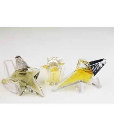 Lot de 3 échantillons sans boite, variantes féminines différentes