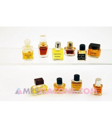 Lot de 10 micro miniatures féminines (marques différentes)